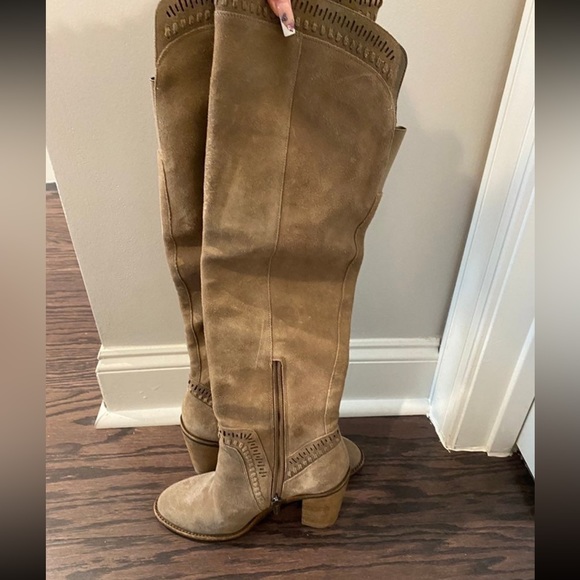 Vince Camuto suede boots - Picture 6 of 6